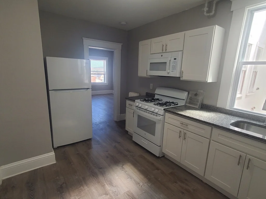 Studio bed, 1 bath apartment for rent at 738 Washington St Unit 27, Norwood