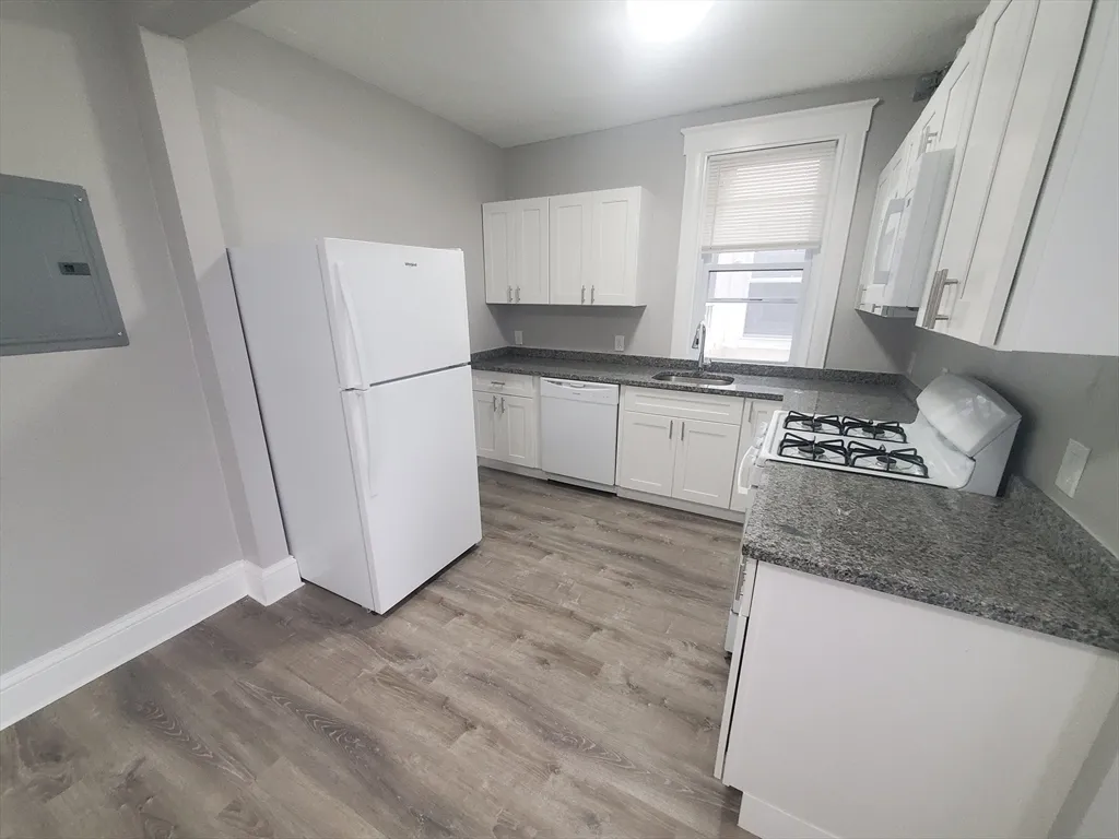 1 bed, 1 bath apartment for rent at 738 Washington St Unit 29, Norwood — photo 3 of 12