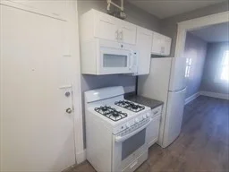 Studio bed, 1 bath apartment for rent at 738 Washington St Unit 30, Norwood — photo 4 of 16