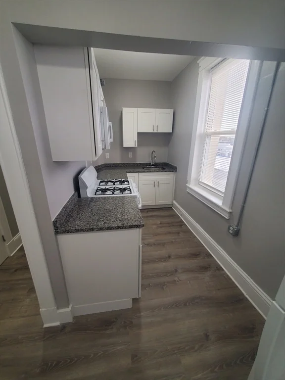 1 bed, 1 bath apartment for rent at 738 Washington St Unit 7, Norwood — photo 4 of 15
