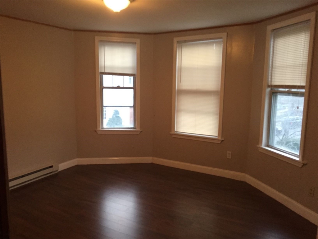 5 bed, 2 bath apartment for rent at 739 Parker St Unit 2, Mission Hill — photo 8 of 10