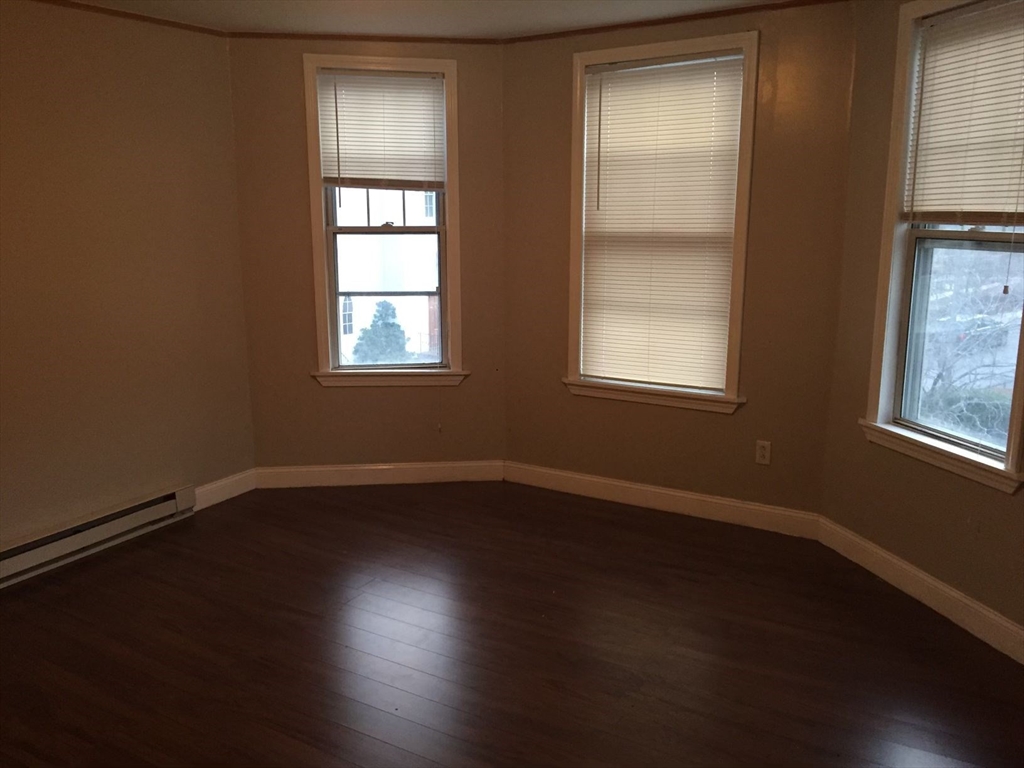 5 bed, 2 bath apartment for rent at 739 Parker St Unit 2, Mission Hill — photo 9 of 10
