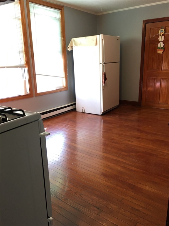 5 bed, 2 bath apartment for rent at 739 Parker St Unit 2, Mission Hill — photo 3 of 10
