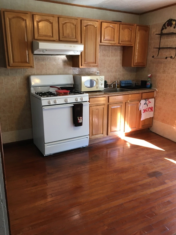 5 bed, 2 bath apartment for rent at 739 Parker St Unit 2, Mission Hill