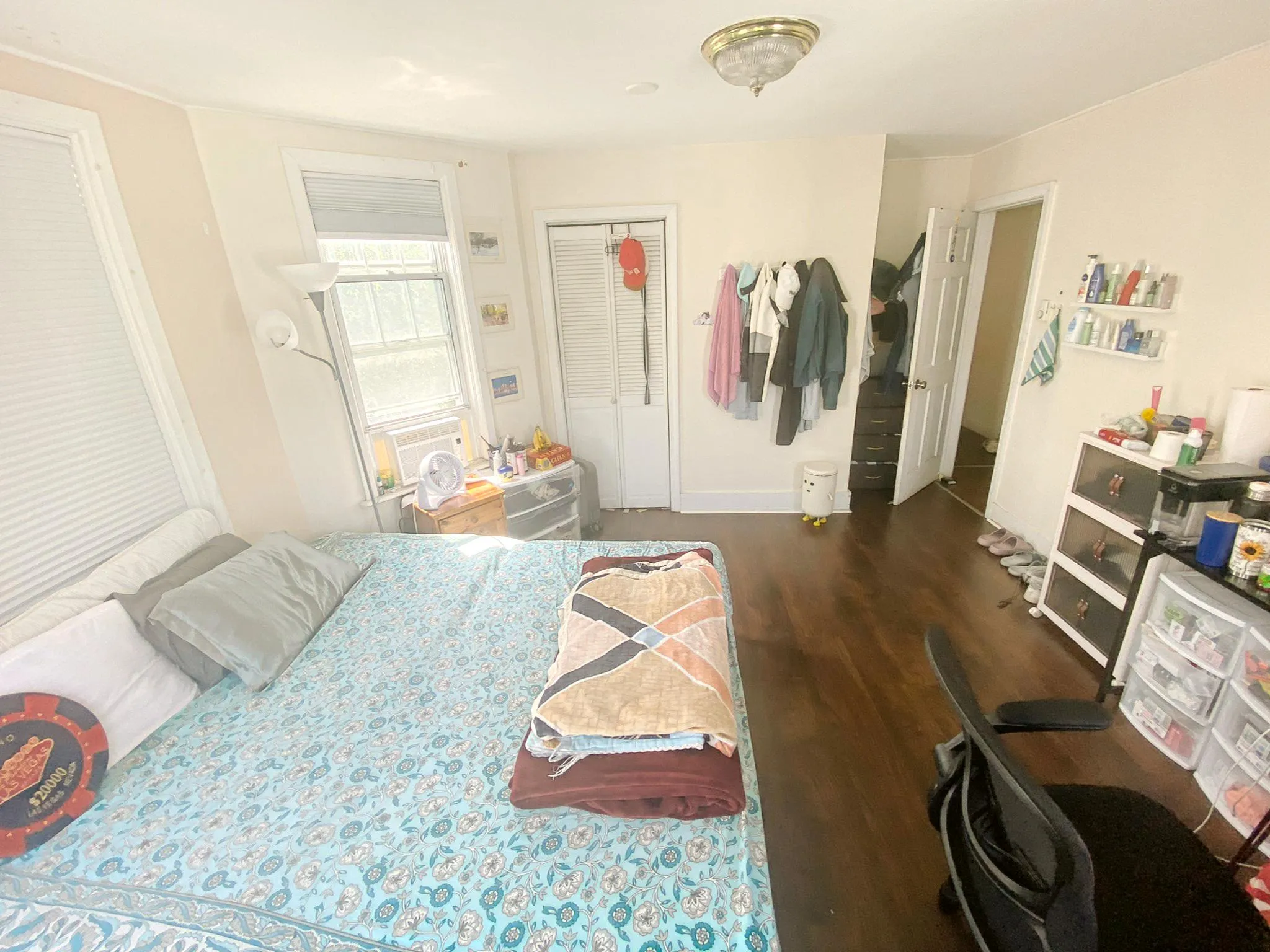 5 bed, 2 bath apartment for rent at 739 Parker St Unit 3, Mission Hill — photo 2 of 13