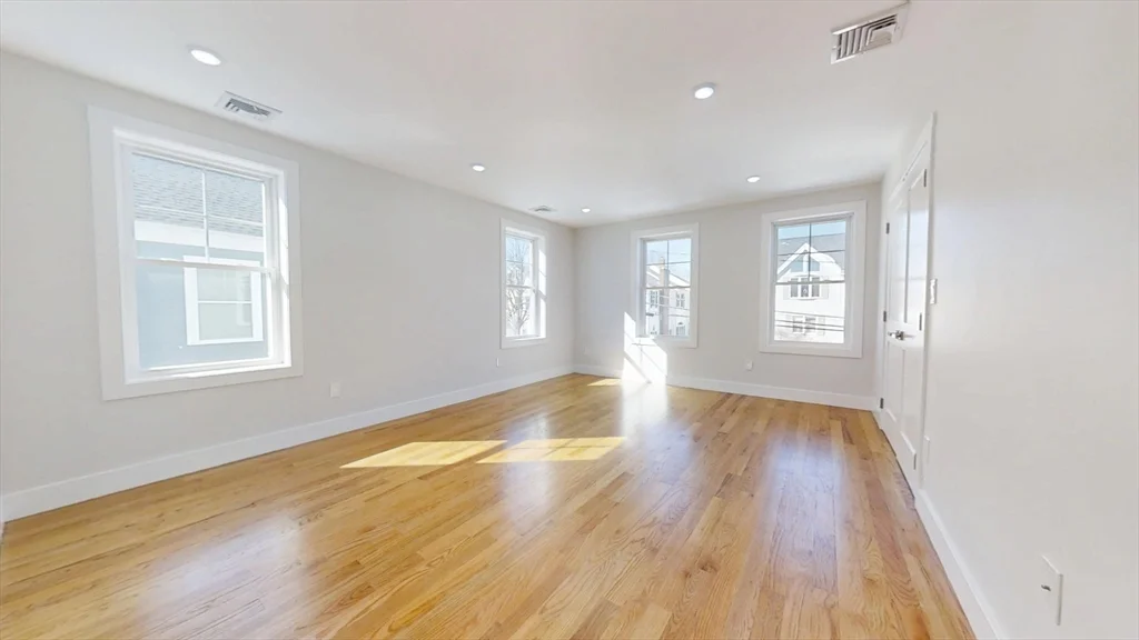 4 bed, 4+ bath apartment for rent at 73A Trowbridge St Unit 73A, Belmont — photo 16 of 29