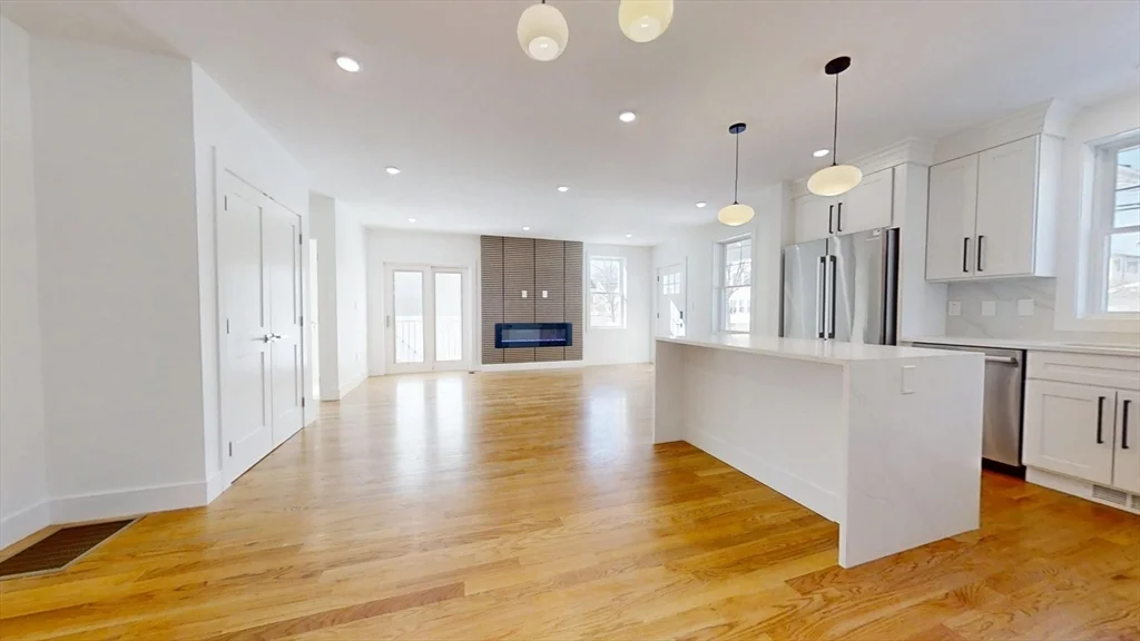 4 bed, 4+ bath apartment for rent at 73A Trowbridge St Unit 73A, Belmont — photo 8 of 29