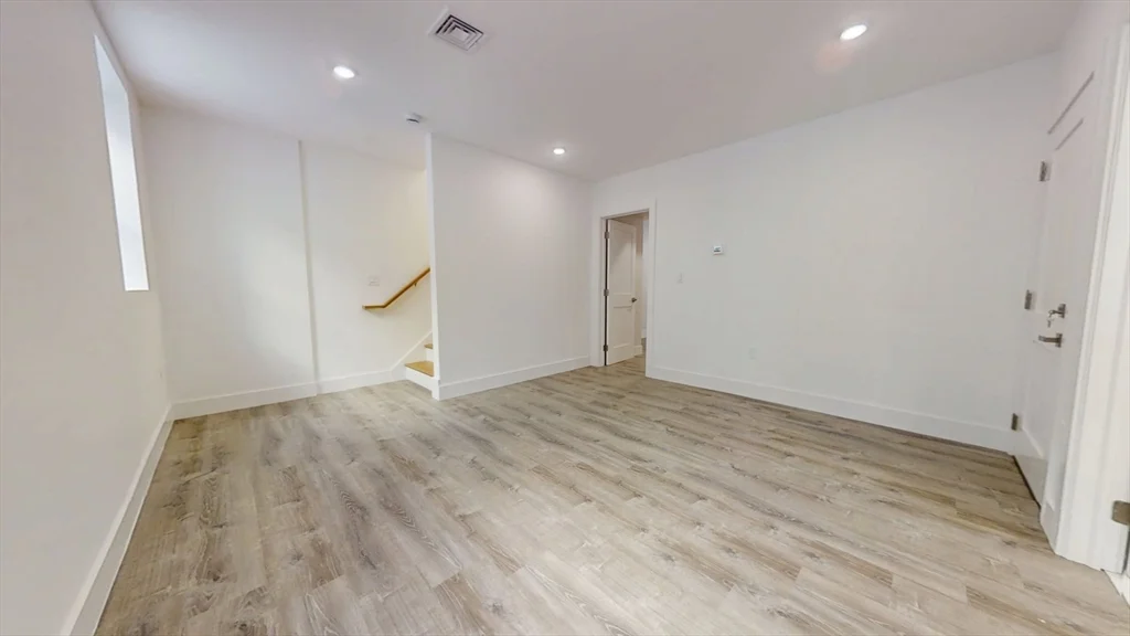 4 bed, 4+ bath apartment for rent at 73A Trowbridge St Unit 73A, Belmont — photo 25 of 29
