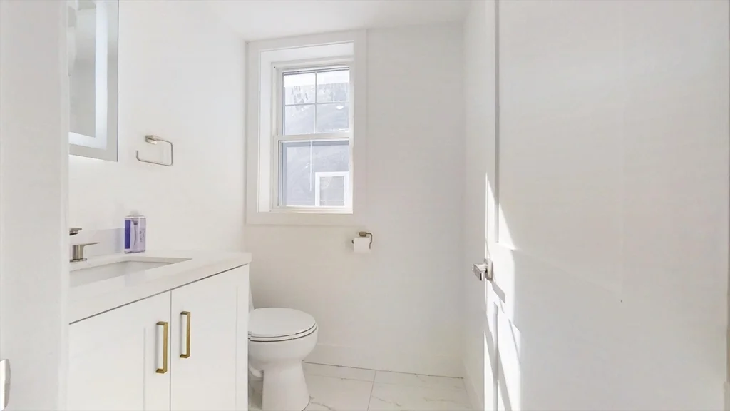 4 bed, 4+ bath apartment for rent at 73A Trowbridge St Unit 73A, Belmont — photo 11 of 29