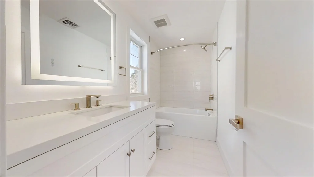 4 bed, 4+ bath apartment for rent at 73A Trowbridge St Unit 73A, Belmont — photo 14 of 29