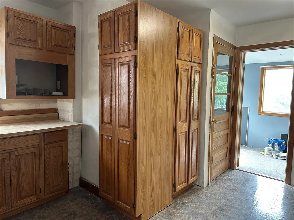 3 bed, 1 bath apartment for rent at 74-76 Governor St Unit 2, Ten Hills — photo 5 of 14