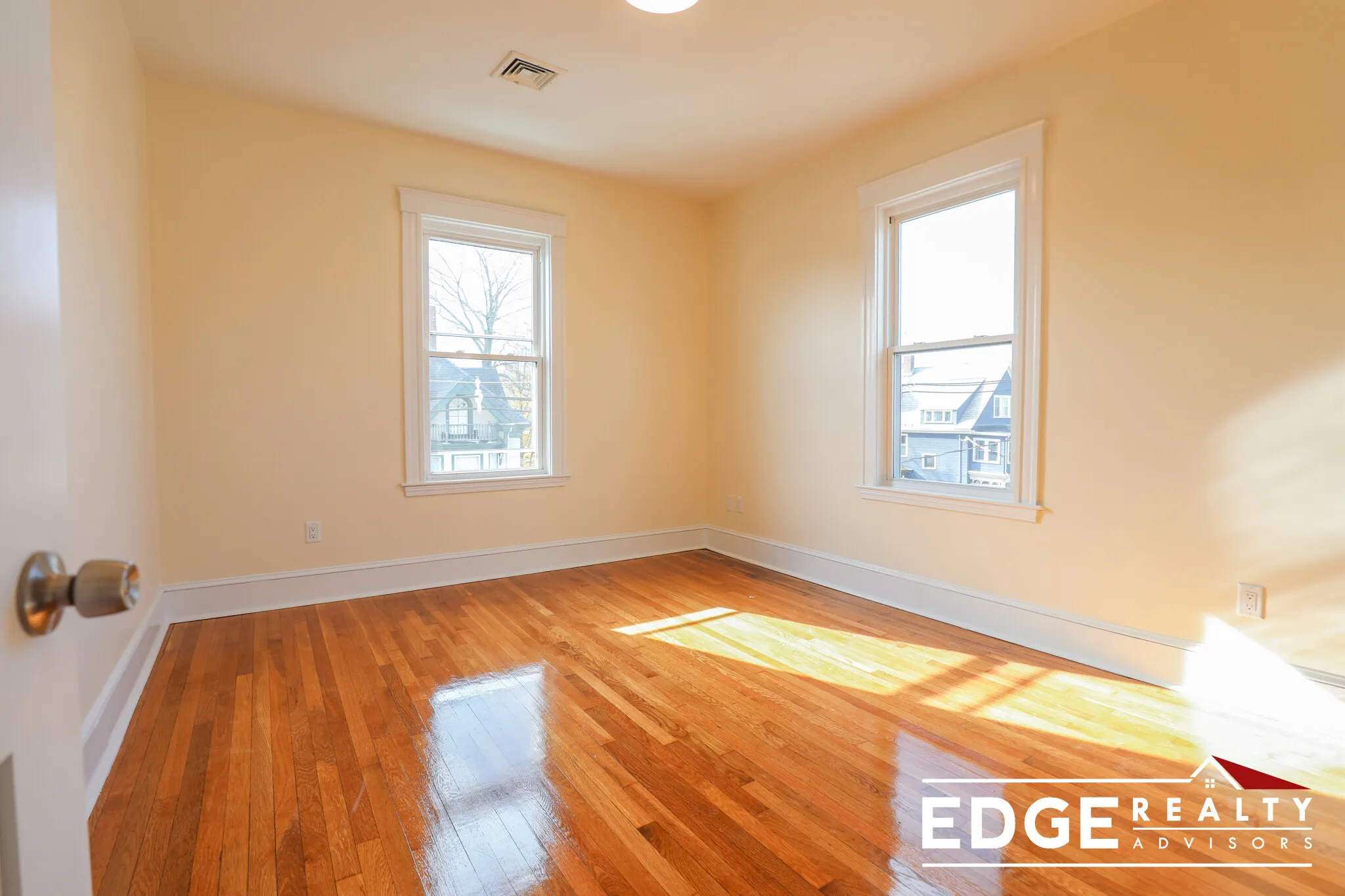 3 bed, 2 bath apartment for rent at 74 Aldie St Unit 1, Allston — photo 4 of 9