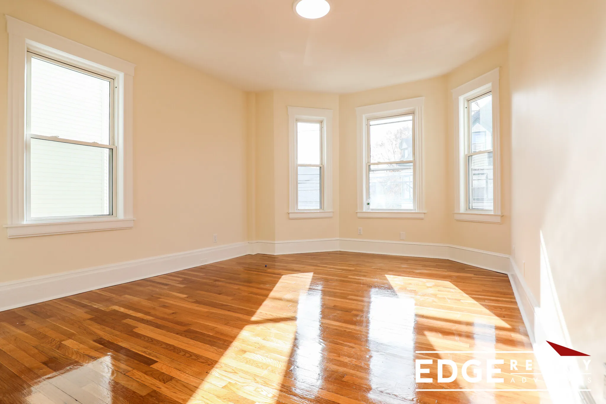 3 bed, 2 bath apartment for rent at 74 Aldie St Unit 2, Allston — photo 2 of 10