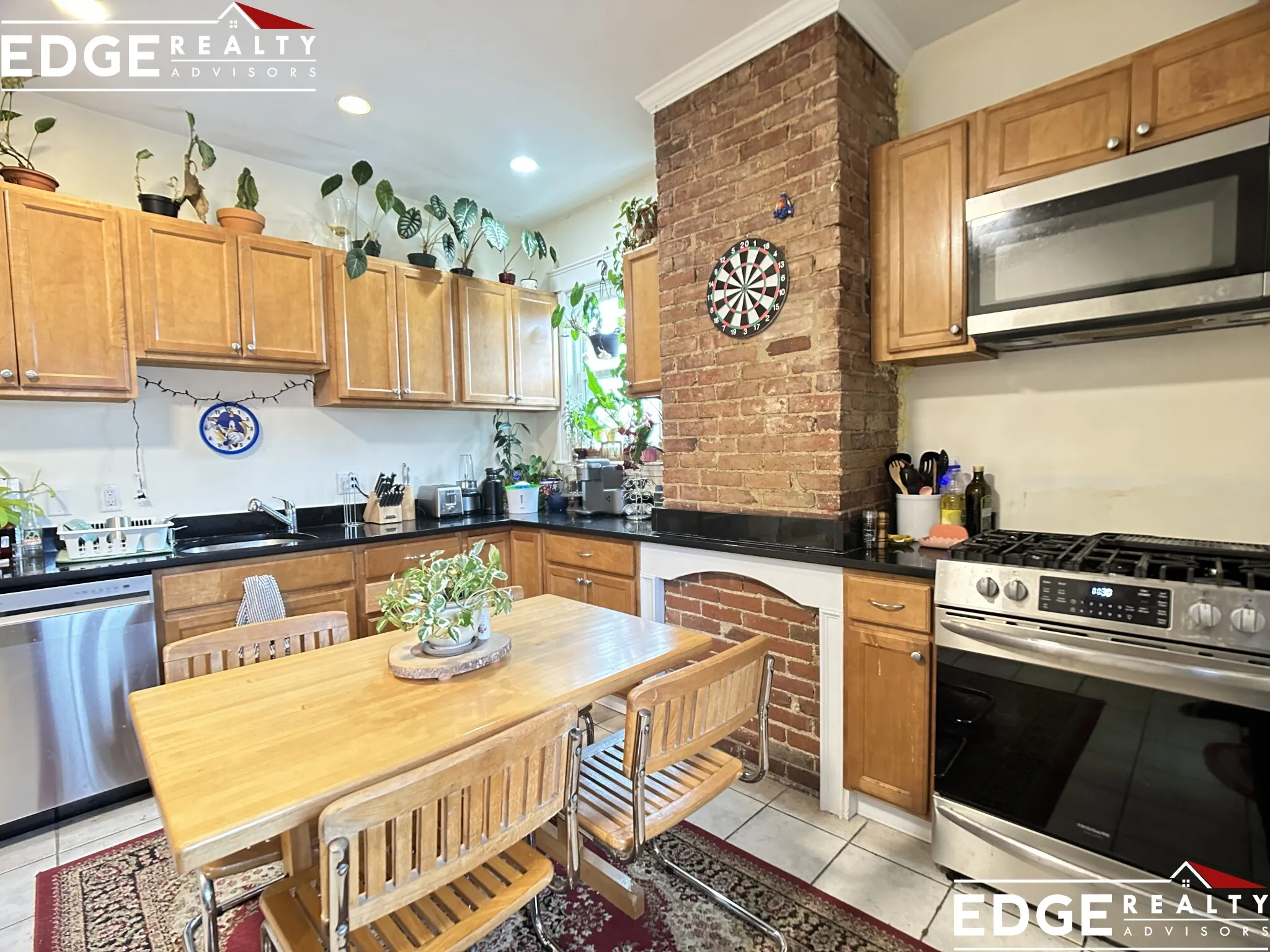 3 bed, 2 bath apartment for rent at 74 Aldie St Unit 3, Allston — photo 2 of 8