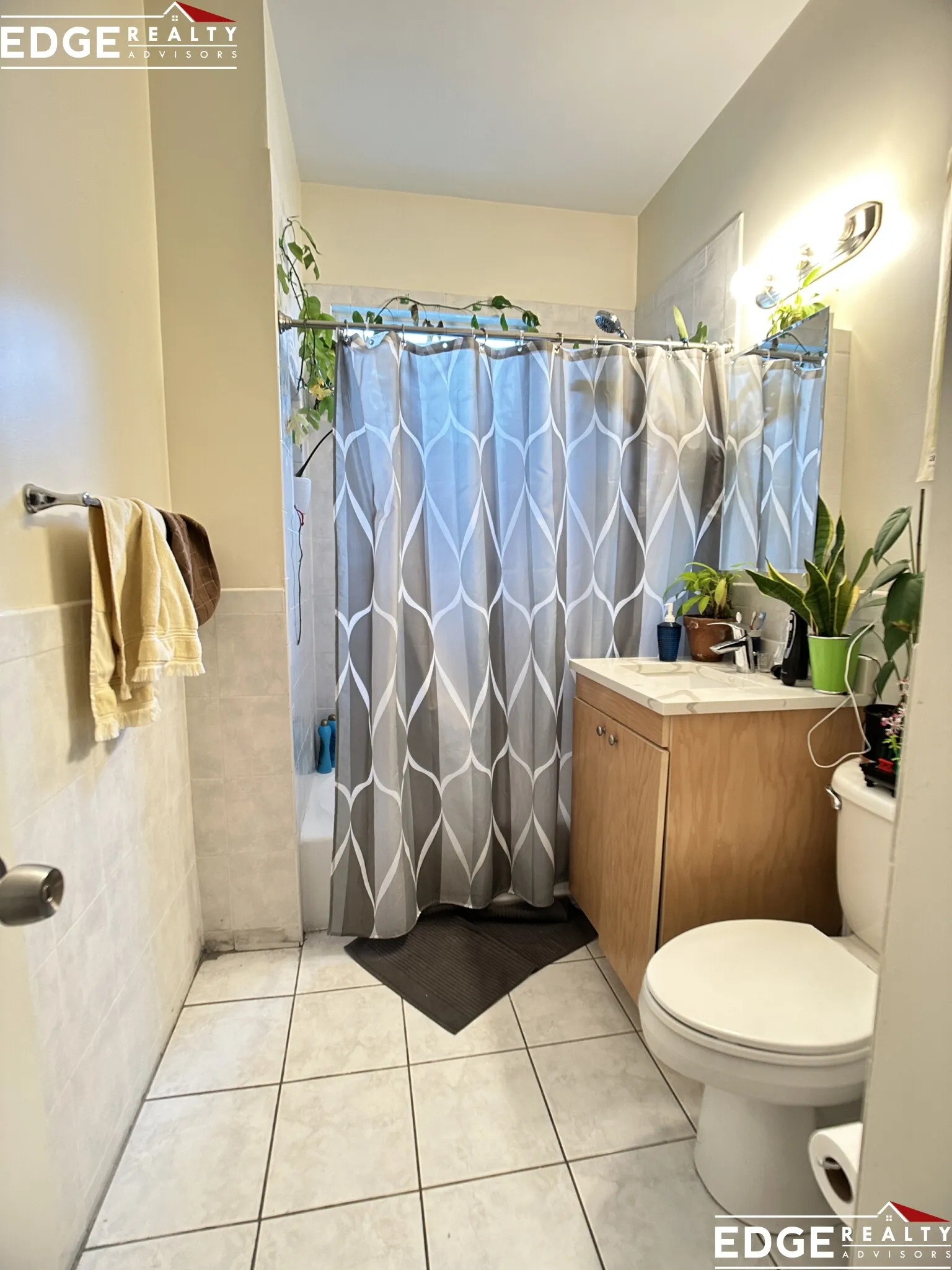 3 bed, 2 bath apartment for rent at 74 Aldie St Unit 3, Allston — photo 4 of 8