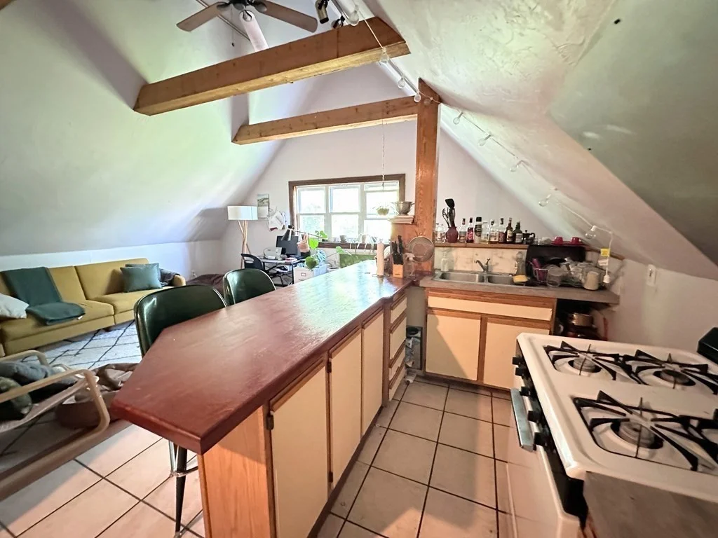2 bed, 1 bath apartment for rent at 74 Antwerp St Unit 3, Brighton — photo 3 of 11