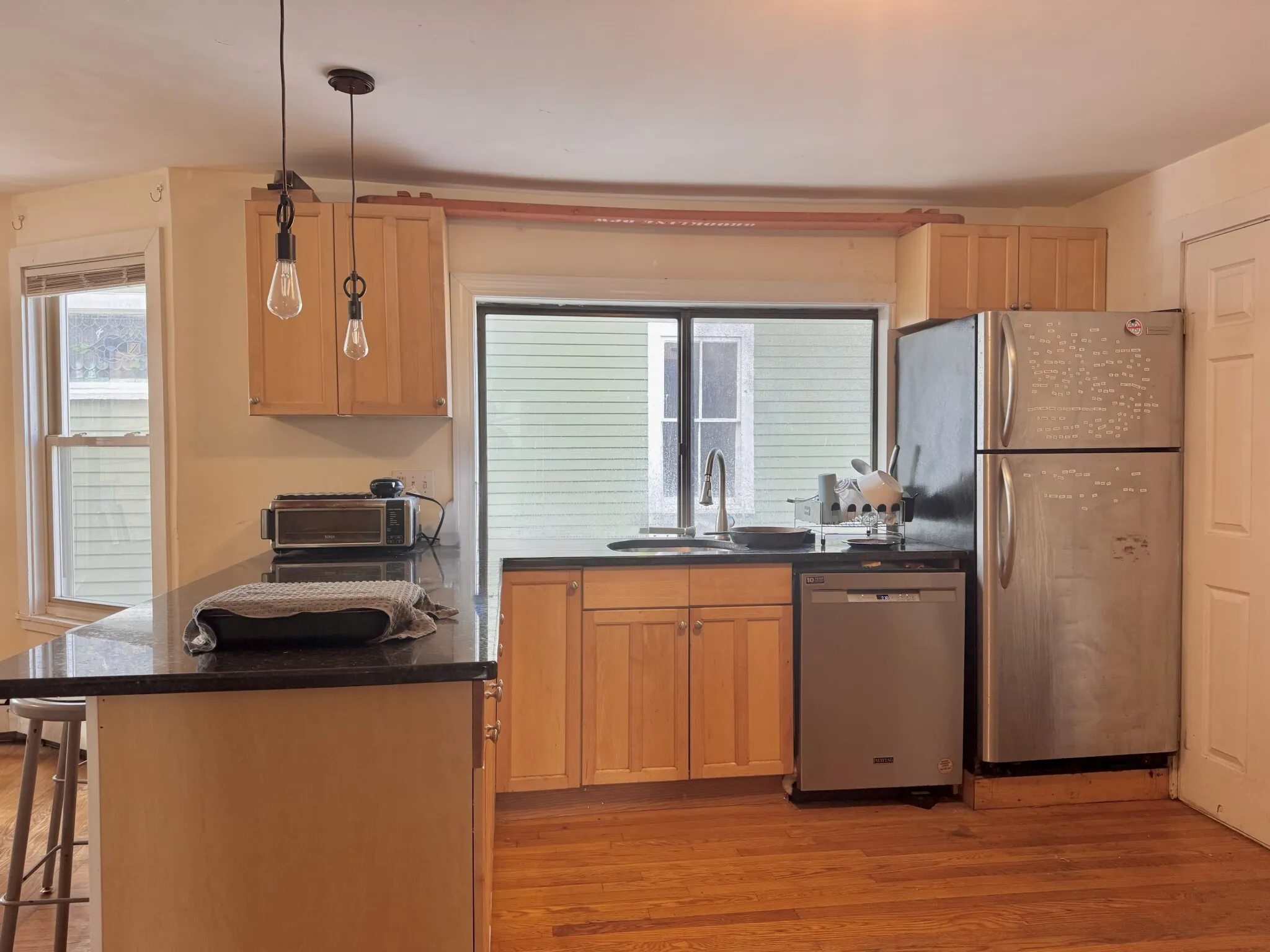 6 bed, 3 bath apartment for rent at 74 Ashford St Unit 2, Allston — photo 3 of 30
