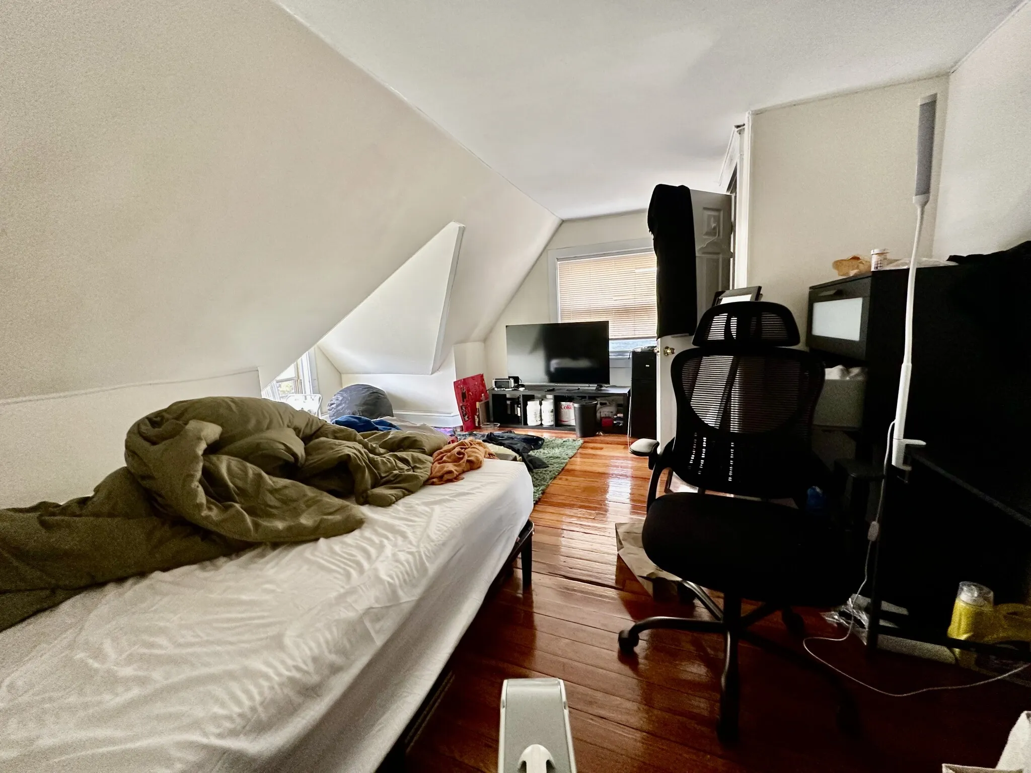 6 bed, 3 bath apartment for rent at 74 Ashford St Unit 2, Allston — photo 22 of 30
