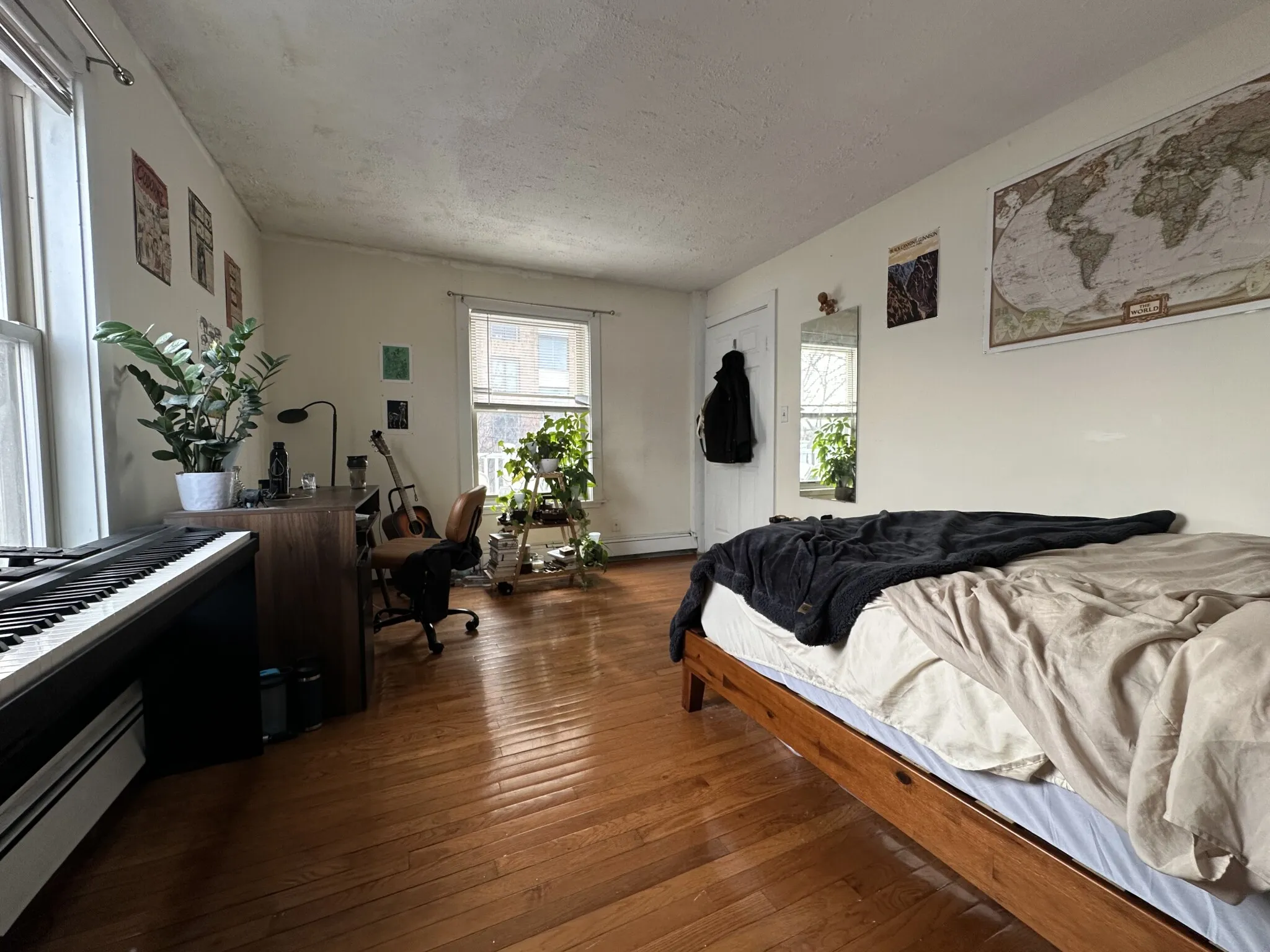 6 bed, 3 bath apartment for rent at 74 Ashford St Unit 2, Allston — photo 6 of 30