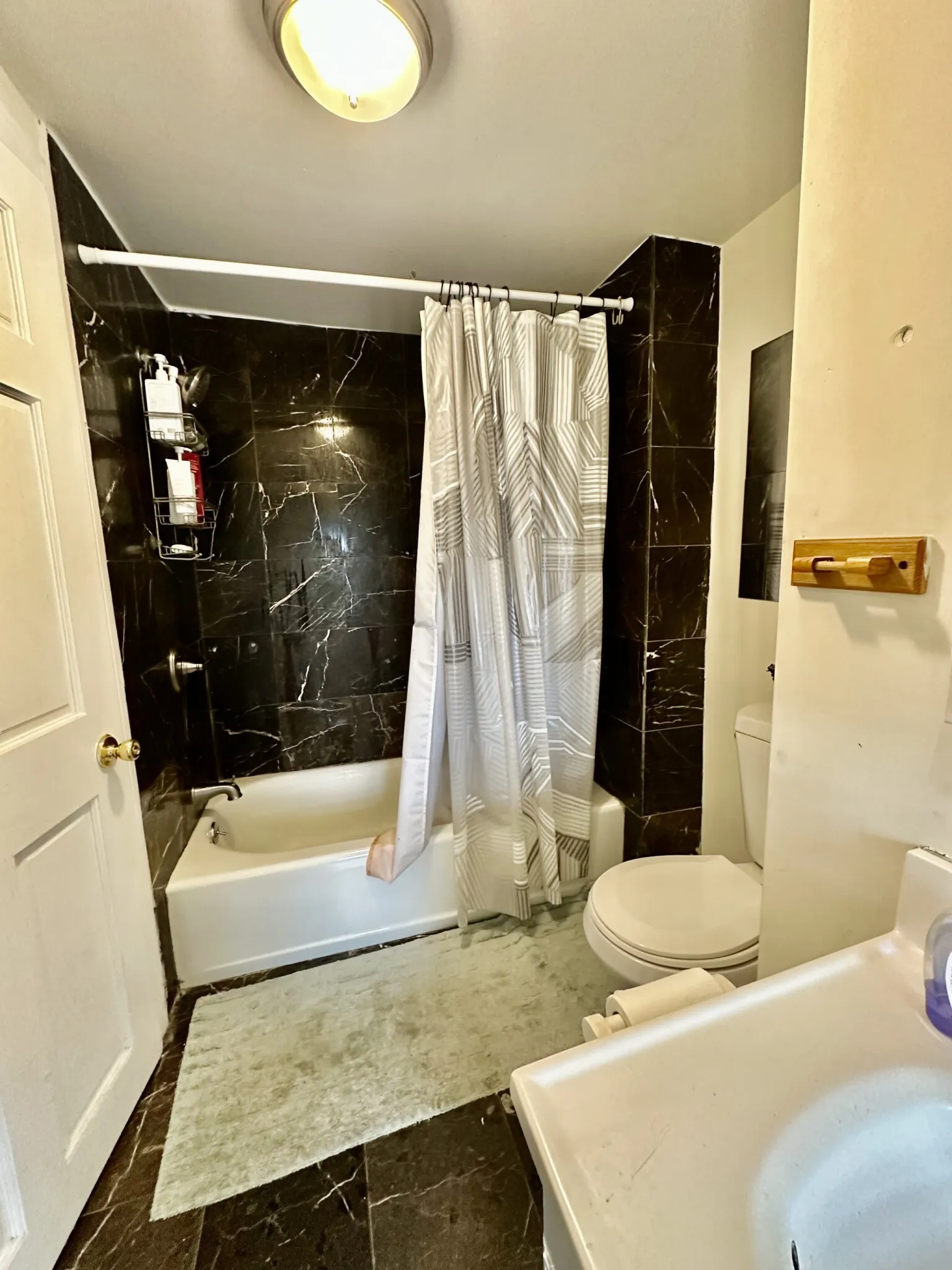 6 bed, 3 bath apartment for rent at 74 Ashford St Unit 2, Allston — photo 27 of 30