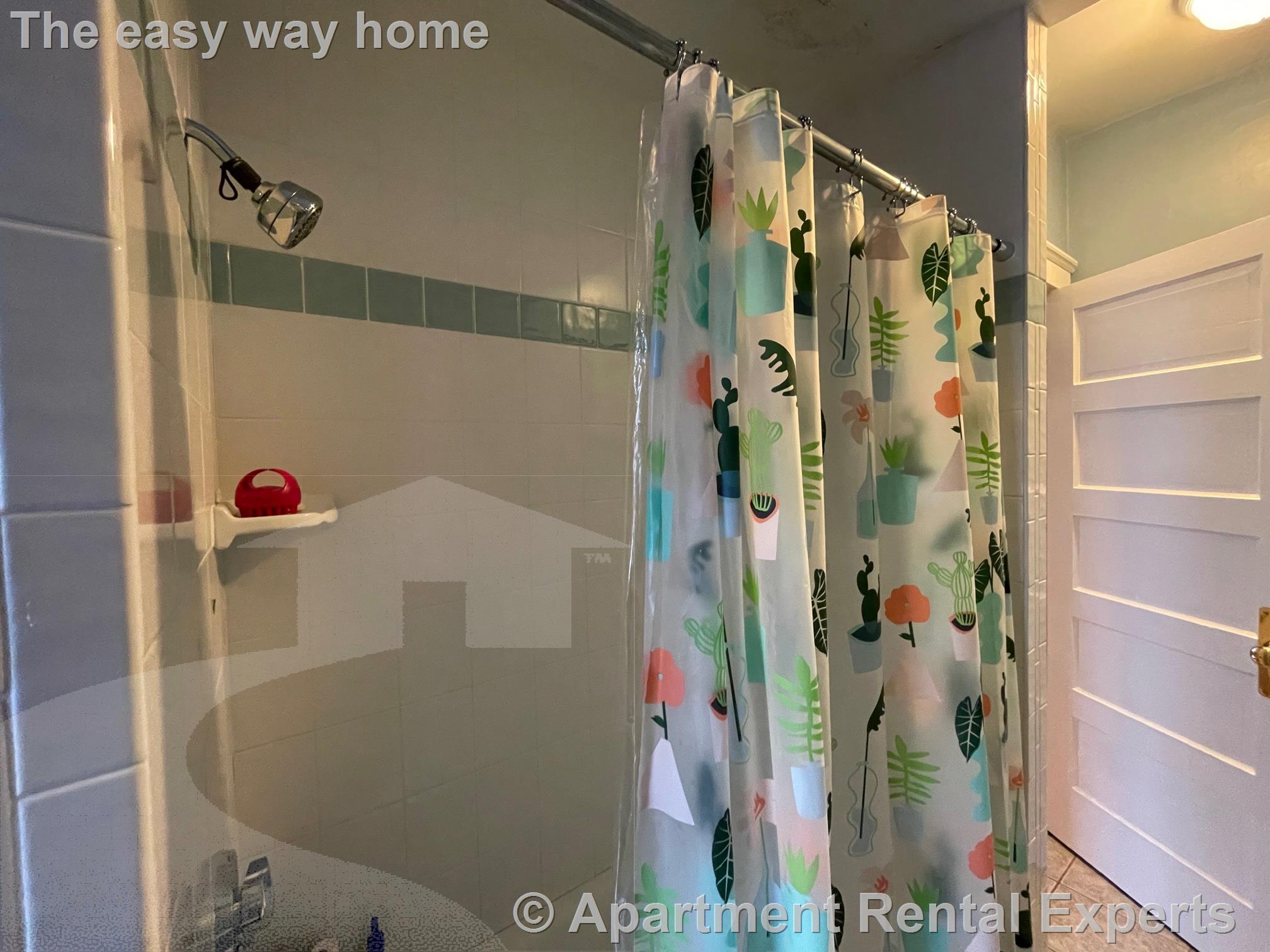 3 bed, 1 bath apartment for rent at 74 Avon St Unit 2R, Spring Hill — photo 9 of 17
