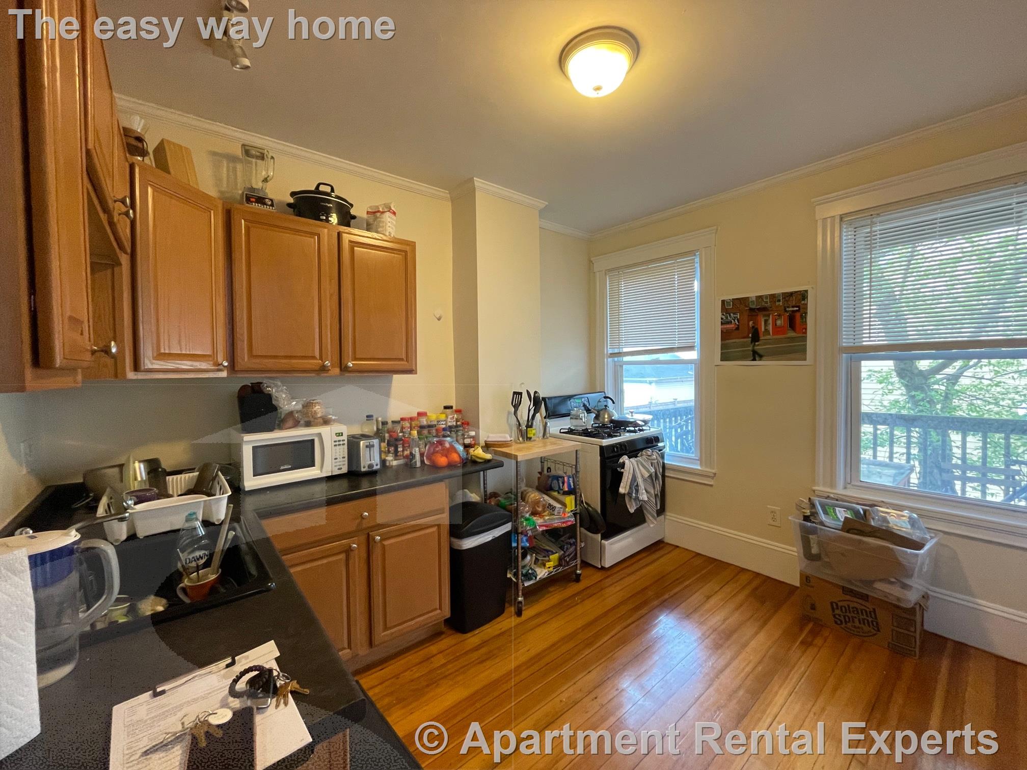3 bed, 1 bath apartment for rent at 74 Avon St Unit 2R, Spring Hill — photo 2 of 17