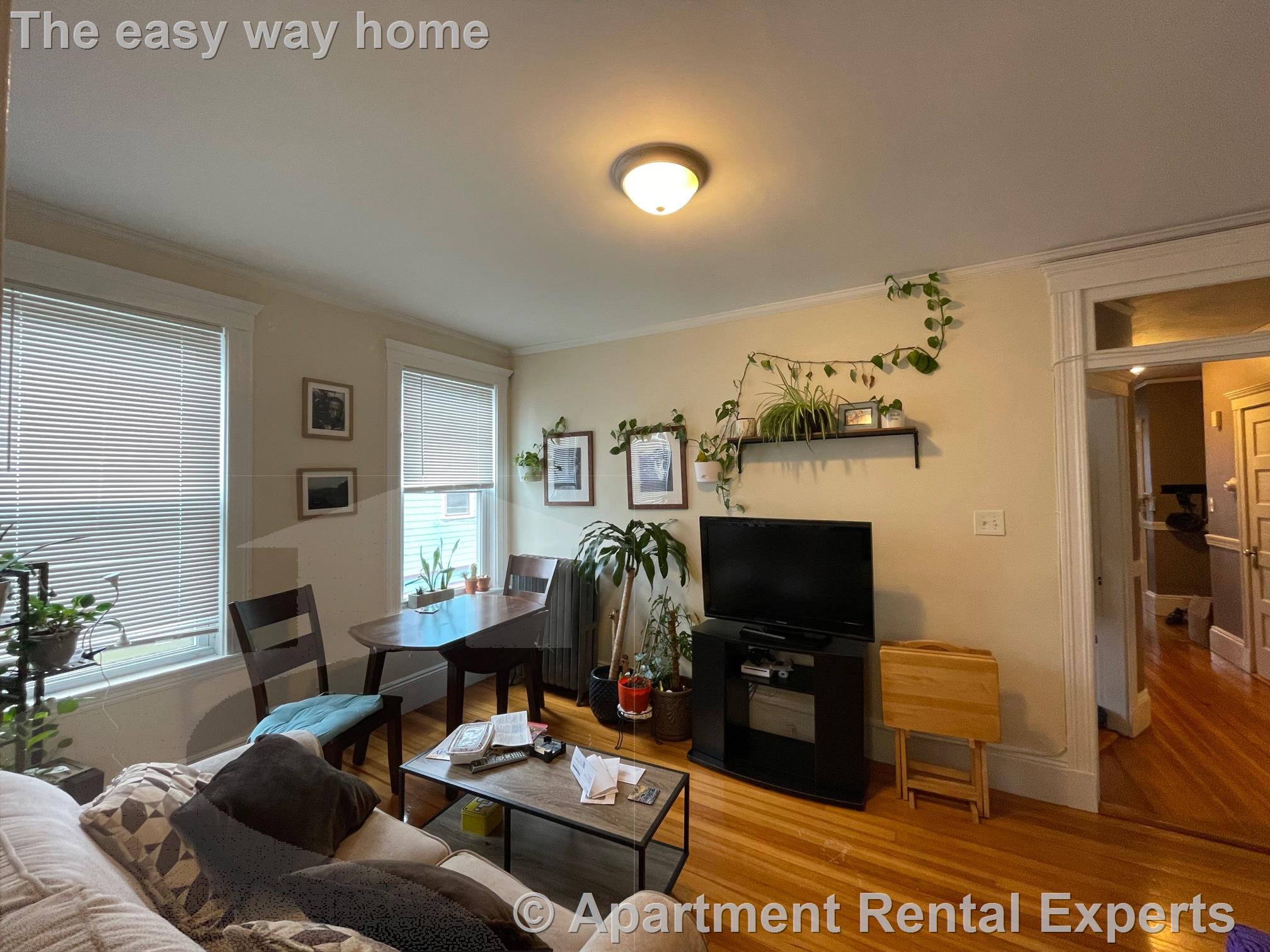 3 bed, 1 bath apartment for rent at 74 Avon St Unit 2R, Spring Hill — photo 4 of 17