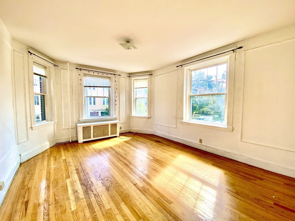 4 bed, 1.5 bath apartment for rent at 74 Babcock St Unit 2, North Brookline — photo 2 of 21