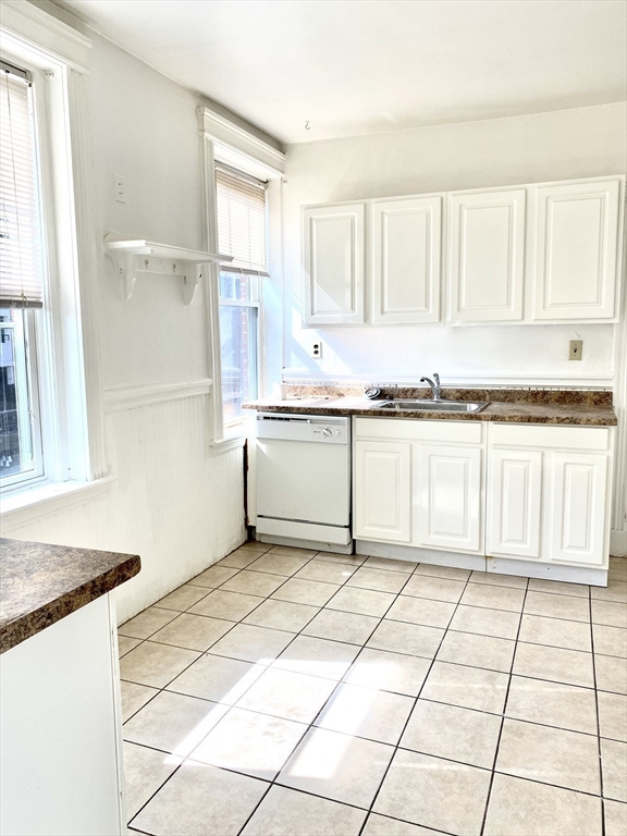 4 bed, 1.5 bath apartment for rent at 74 Babcock St Unit 2, North Brookline — photo 19 of 21