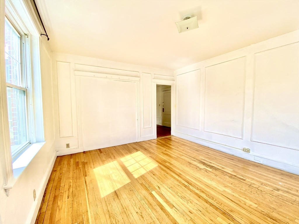 4 bed, 1.5 bath apartment for rent at 74 Babcock St Unit 2M, North Brookline — photo 4 of 21