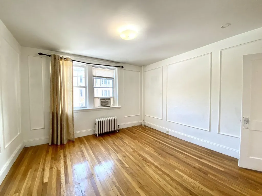 4 bed, 1.5 bath apartment for rent at 74 Babcock St Unit 3, North Brookline — photo 3 of 22