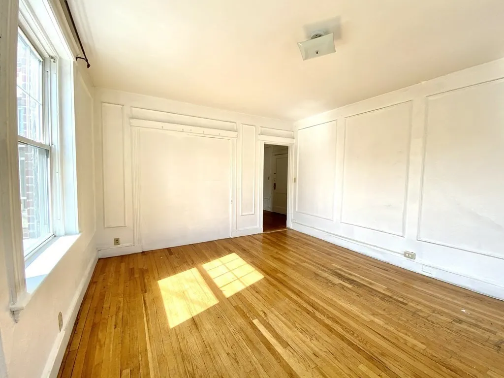 4 bed, 1.5 bath apartment for rent at 74 Babcock St Unit 3, North Brookline — photo 2 of 22