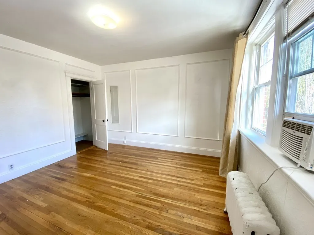 4 bed, 1.5 bath apartment for rent at 74 Babcock St Unit 3, North Brookline — photo 4 of 22