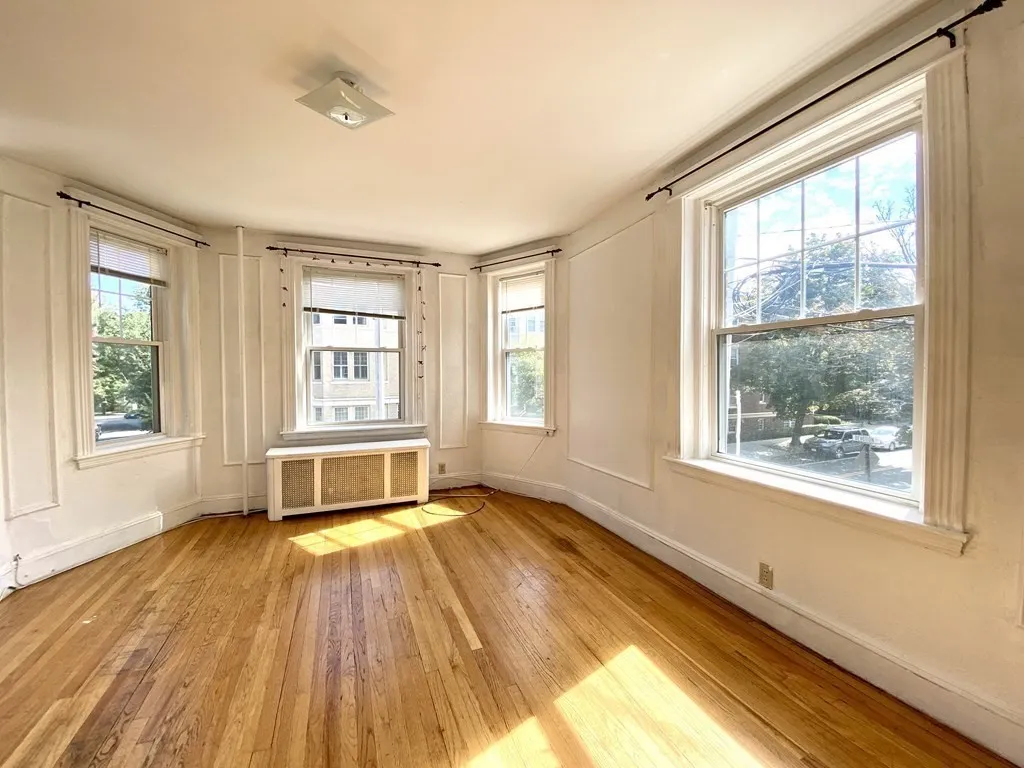 4 bed, 1.5 bath apartment for rent at 74 Babcock St Unit 3, North Brookline