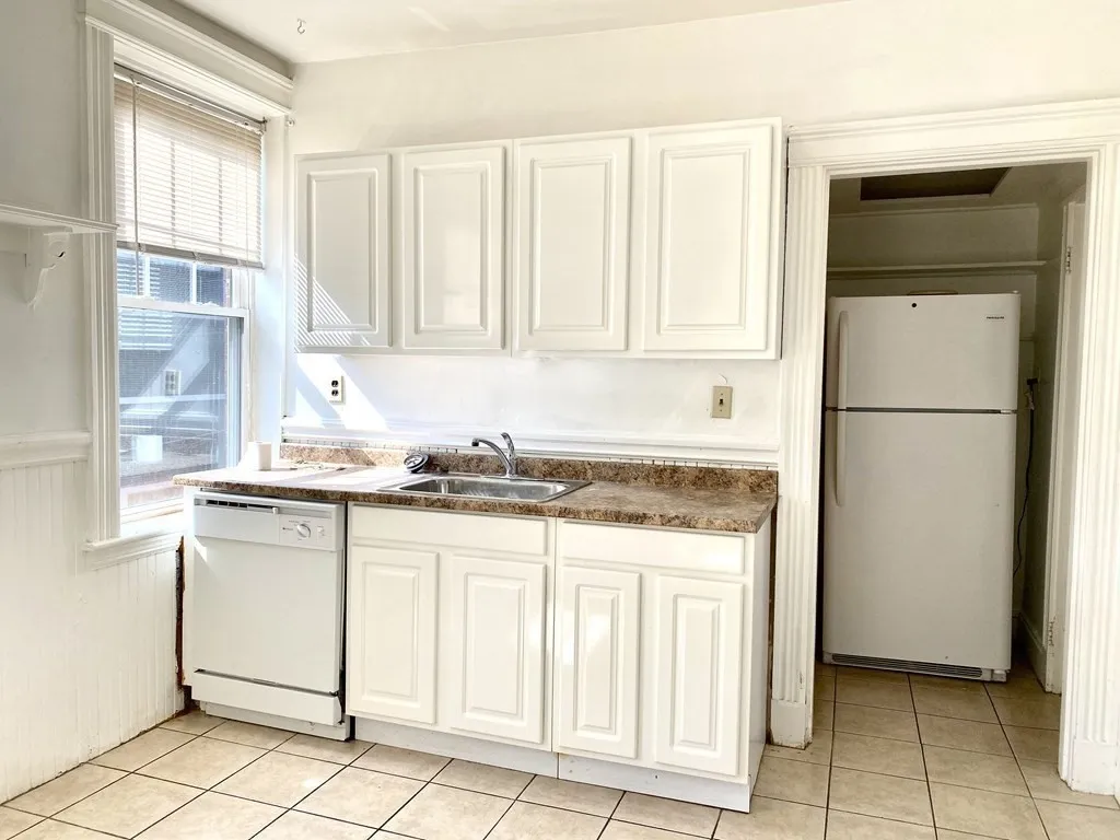 4 bed, 1.5 bath apartment for rent at 74 Babcock St Unit 3, North Brookline — photo 14 of 22