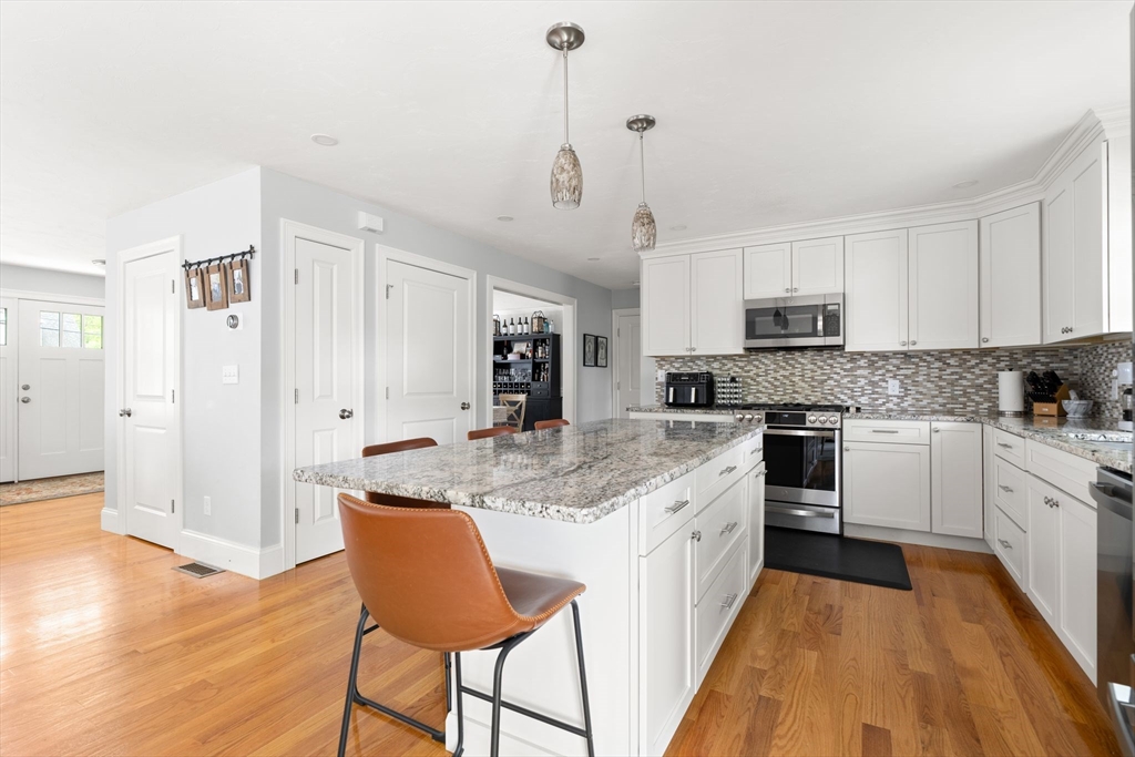 4 bed, 2 bath apartment for rent at 74 Bald Eagle Rd, Weymouth — photo 10 of 24