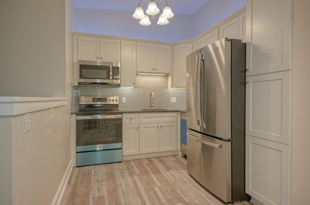 1 bed, 1 bath apartment for rent at 74 Beach St Unit 6-9, Woburn — photo 3 of 11