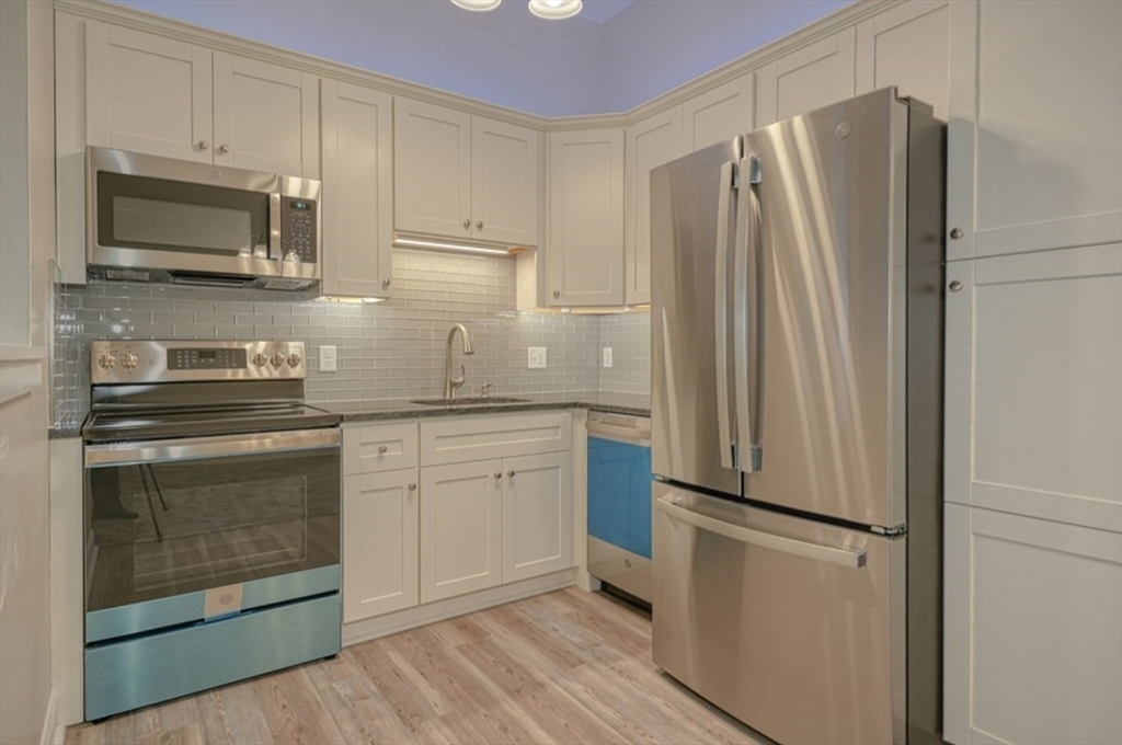 1 bed, 1 bath apartment for rent at 74 Beach St Unit 6-9, Woburn — photo 1 of 11