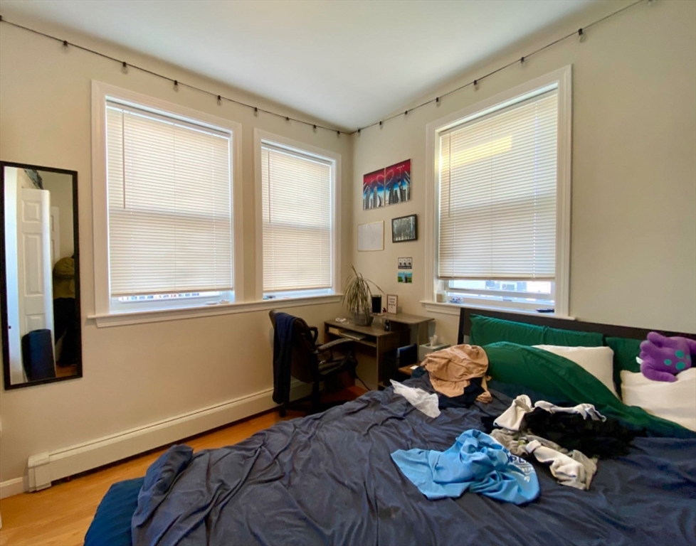 5 bed, 2 bath apartment for rent at 74 Berkshire St Unit 3, Wellington-Harrington — photo 8 of 11