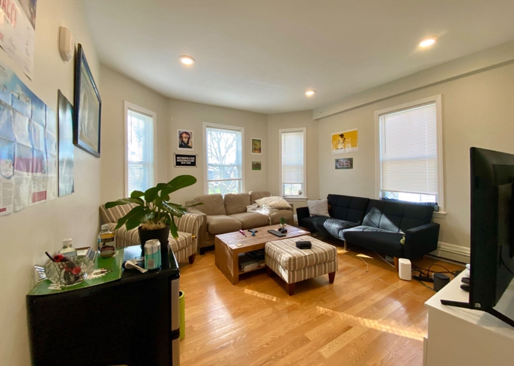 5 bed, 2 bath apartment for rent at 74 Berkshire St Unit 3, Wellington-Harrington — photo 4 of 11