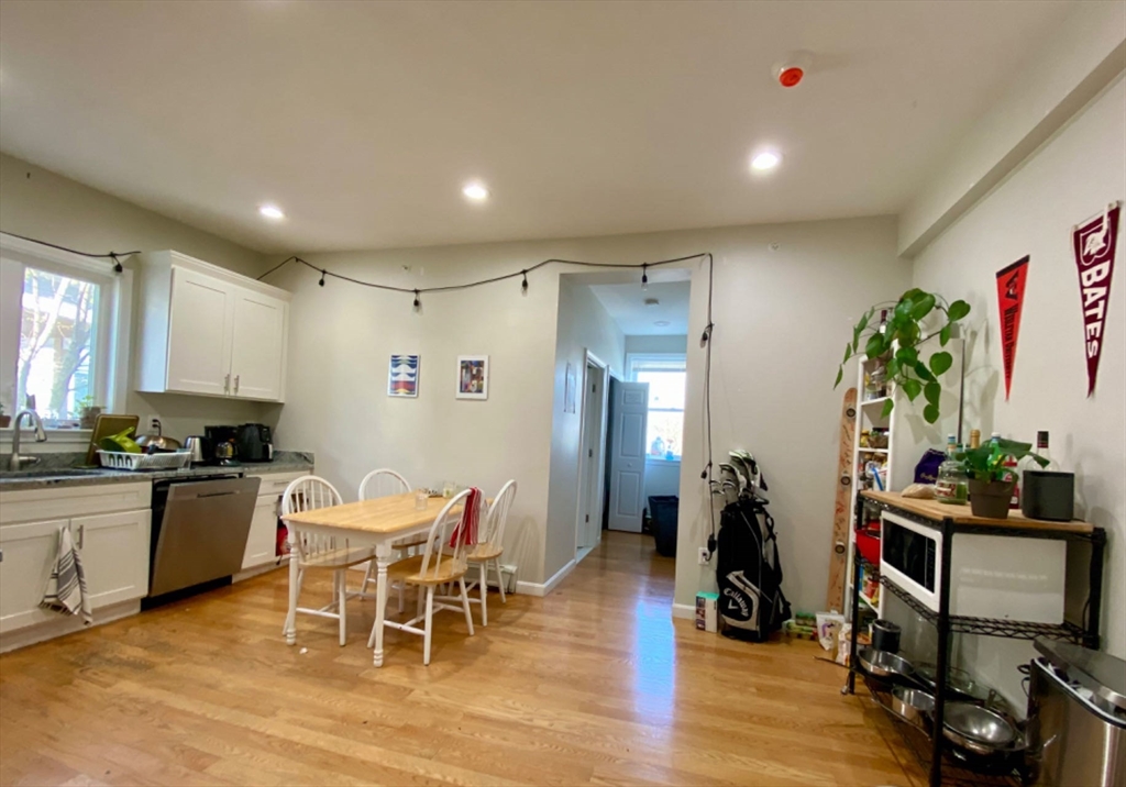 5 bed, 2 bath apartment for rent at 74 Berkshire St Unit 3, Wellington-Harrington — photo 3 of 11