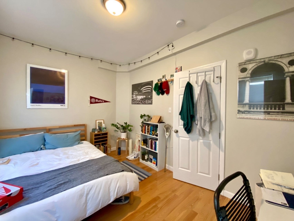 5 bed, 2 bath apartment for rent at 74 Berkshire St Unit 3, Wellington-Harrington — photo 11 of 11