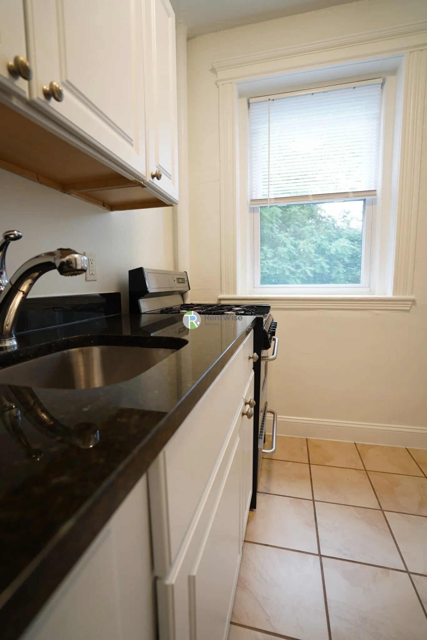 Studio bed, 1 bath apartment for rent at 74 Brainerd Rd Unit 7, Allston — photo 10 of 12