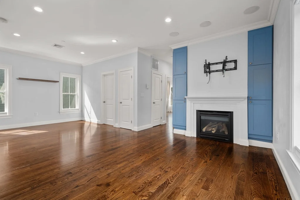 2 bed, 2 bath apartment for rent at 74 Brookley Rd Unit 2, Jamaica Plain — photo 3 of 26