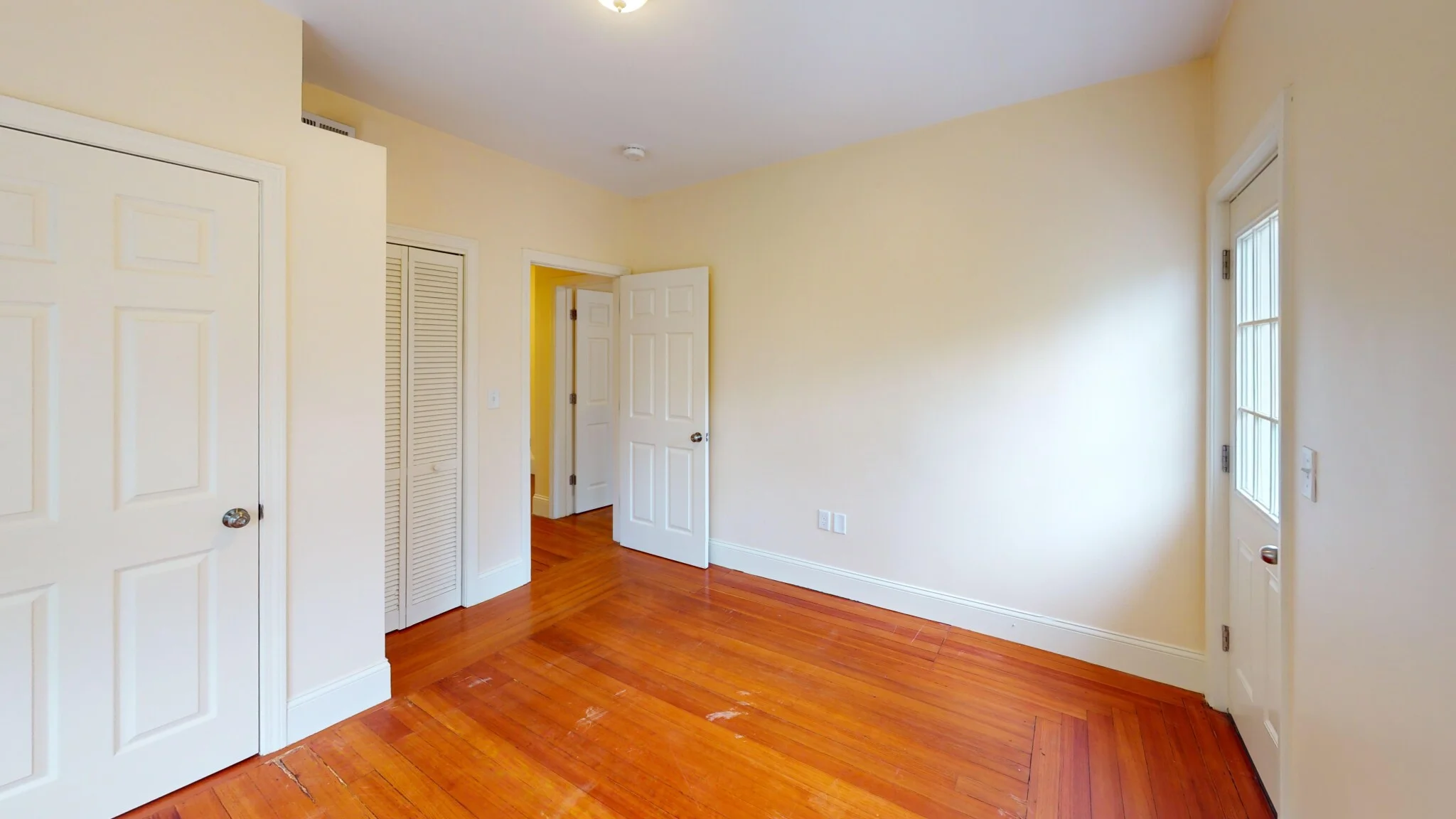 4 bed, 1 bath apartment for rent at 74 Brooks St Unit 2, Brighton — photo 4 of 15
