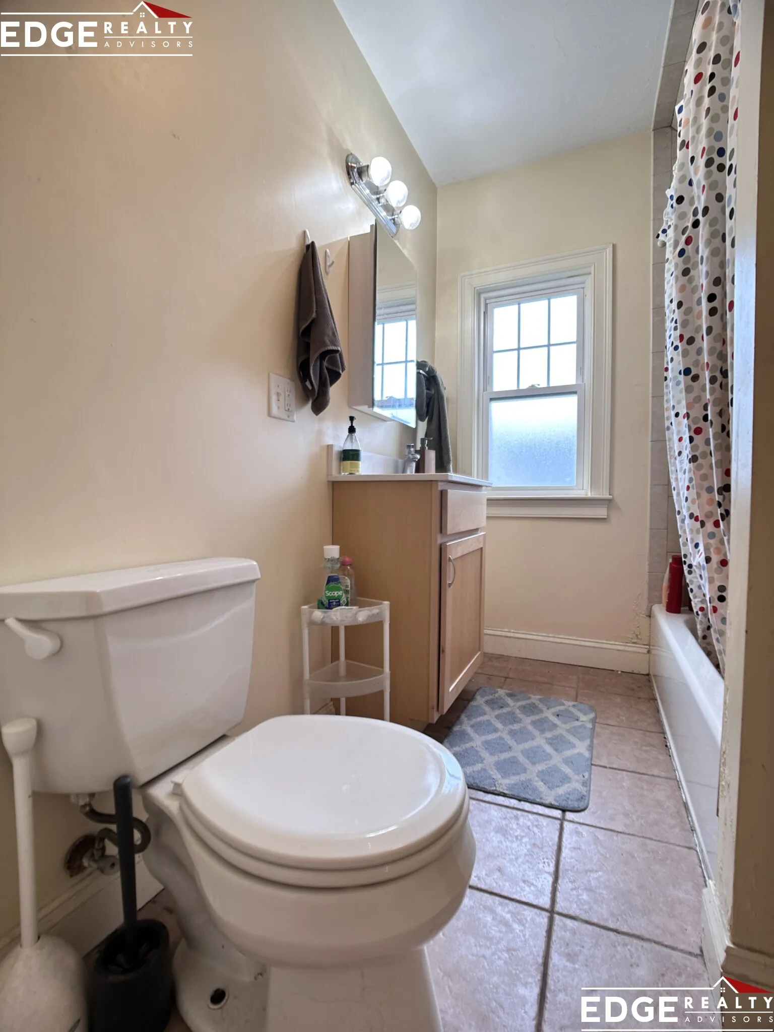 4 bed, 1 bath apartment for rent at 74 Brooks St Unit 2, Brighton — photo 11 of 14