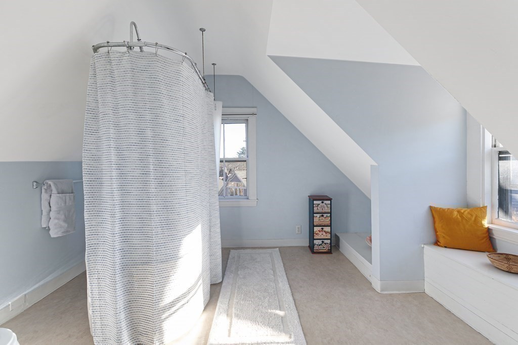 2 bed, 1 bath apartment for rent at 74 Buckingham Unit A, Harvard Square — photo 10 of 13