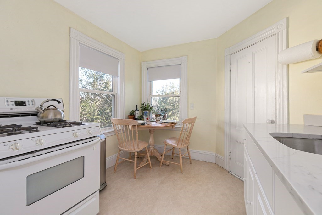 2 bed, 1 bath apartment for rent at 74 Buckingham Unit A, Harvard Square — photo 6 of 13