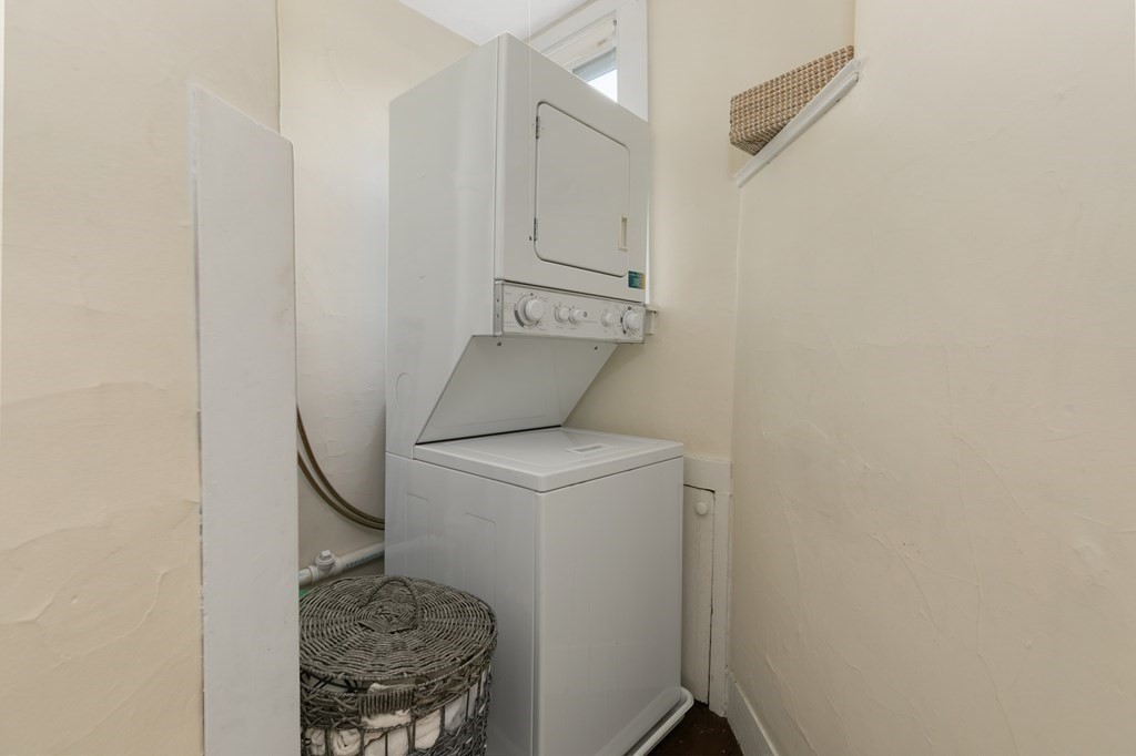 2 bed, 1 bath apartment for rent at 74 Buckingham Unit A, Harvard Square — photo 11 of 13