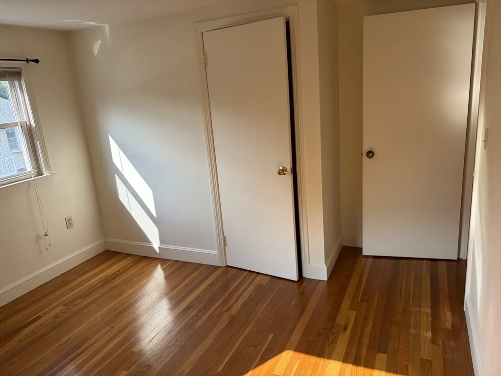 3 bed, 1 bath apartment for rent at 74 Cambridge Rd Unit 1, Woburn — photo 6 of 11